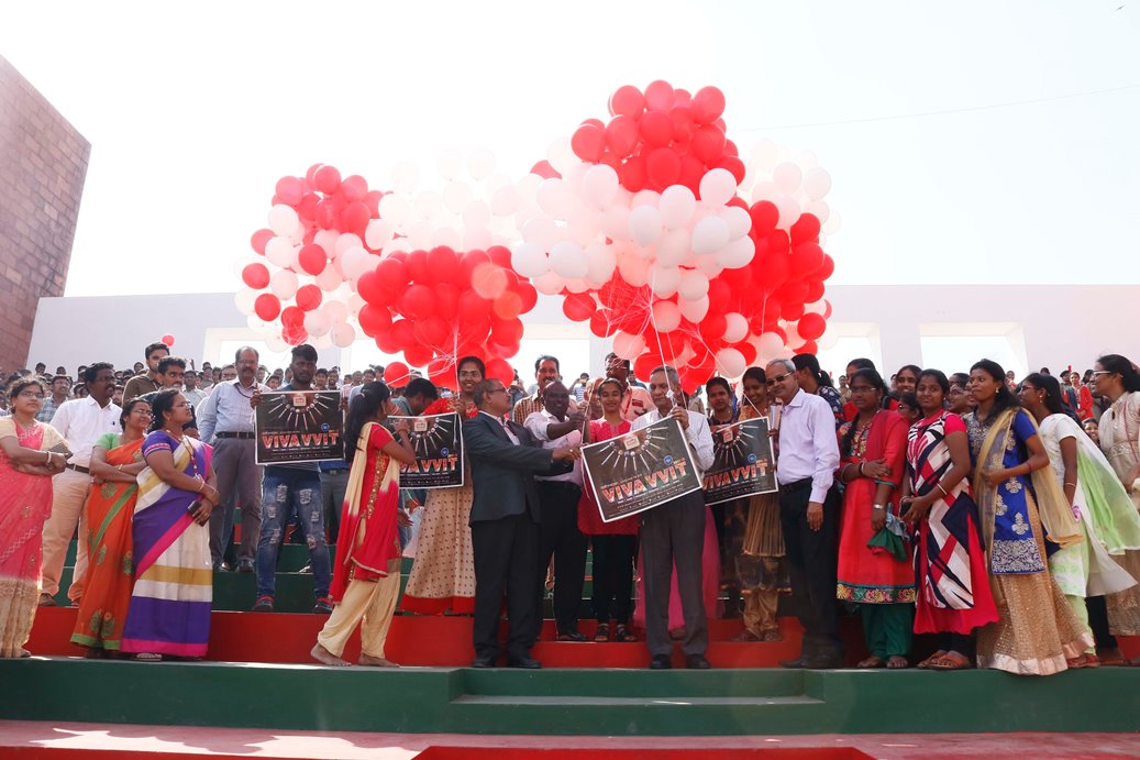 L.Ramachandra Miurthy and Vasireddy Vidyasagar releasing baloons